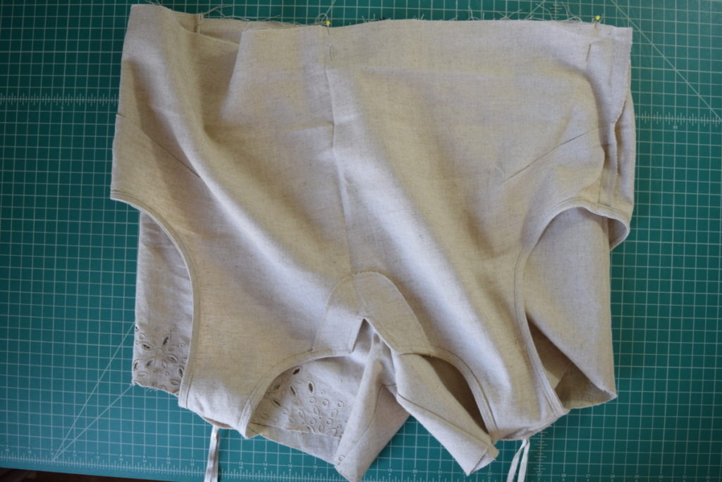 pin center front and shorts side seam