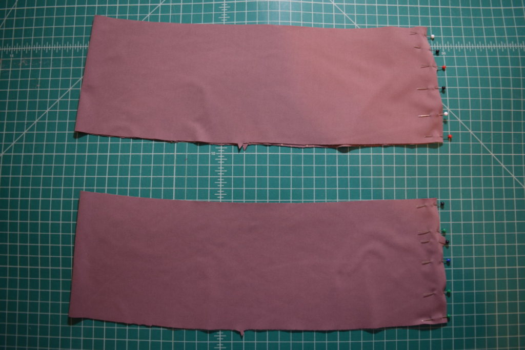 the short ends of the legging waistband pieces pinned