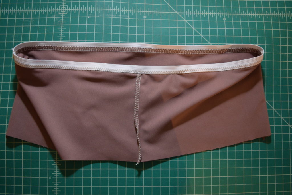 elastic sewn to legging waistband with zigzag stitch