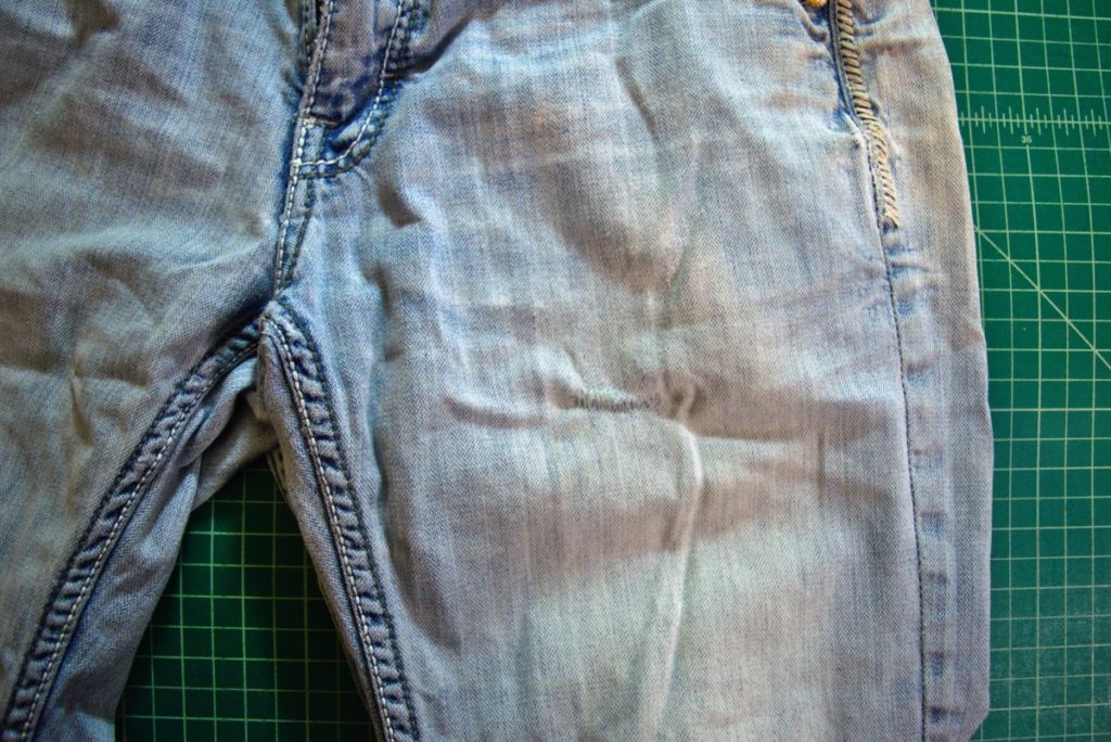 how to patch a hole in your jeans DIY